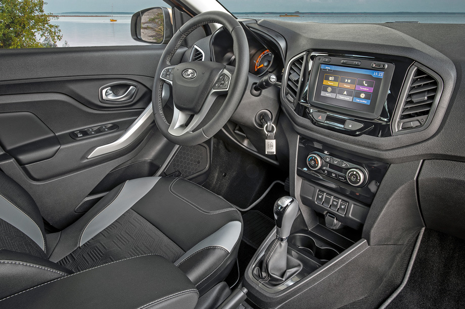 Достоинства и недостатки Lada Xray