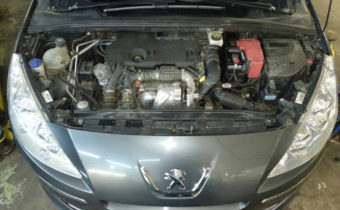 Где находится датчик заднего хода на Peugeot 308 подробная инструкция